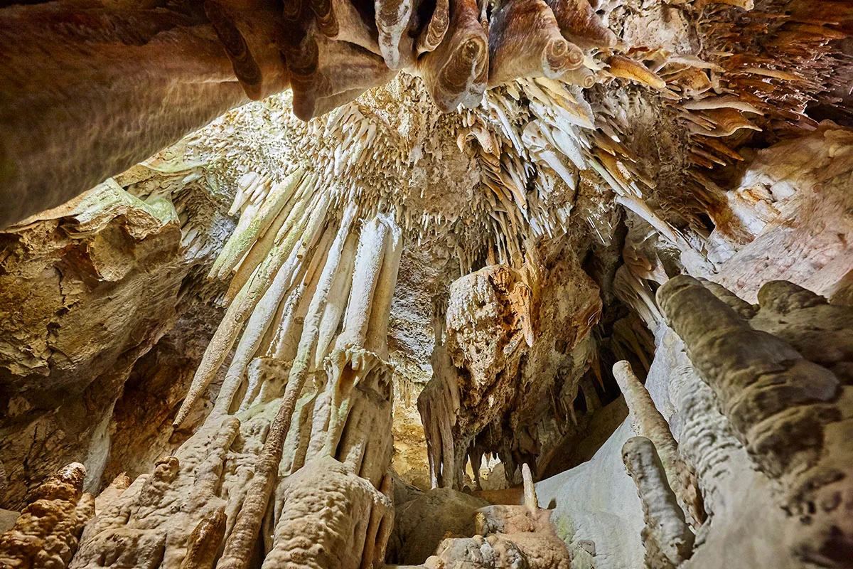 Cavernas: mistério e beleza subterrânea