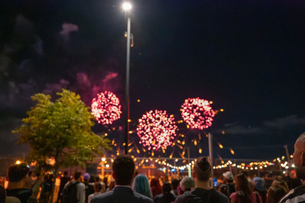 Festival de Fogos em Montreal: Onde Ver de Graça e se Realmente Vale a Pena