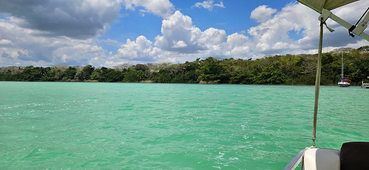 Registro da viagem: Por que a lagoa de Bacalar é especial (e diferente da Riviera Maya)