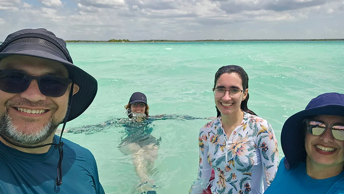 Passeio de barco na Lagoa de Bacalar- guia prático e honesto