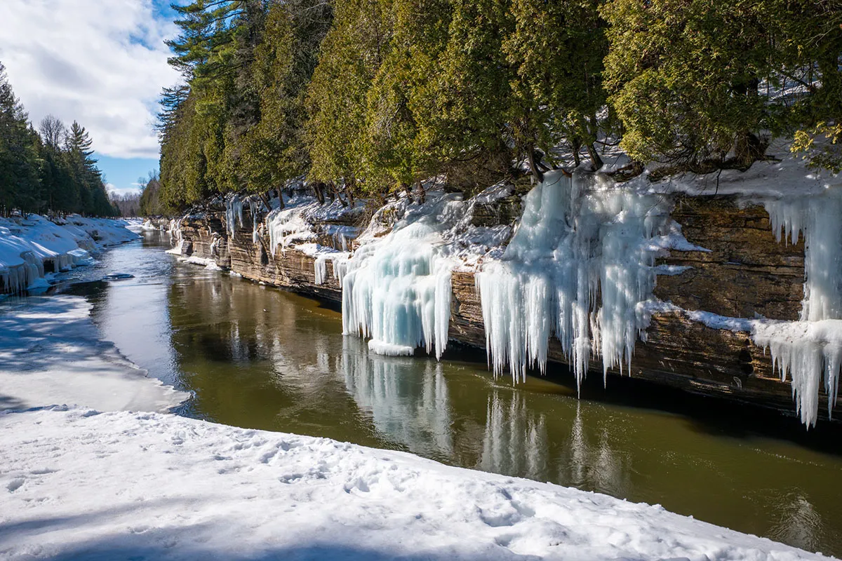 O Castelo da Elsa no Quebec? Conheça a Mur de Glace no Parc naturel régional de Portneuf 3