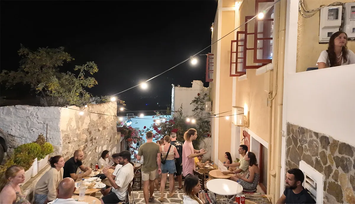 Noite no centro de Plaka