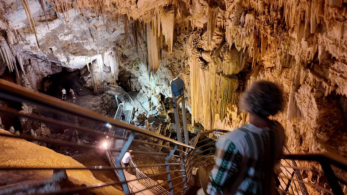 Gruta de Spilaio Antiparou