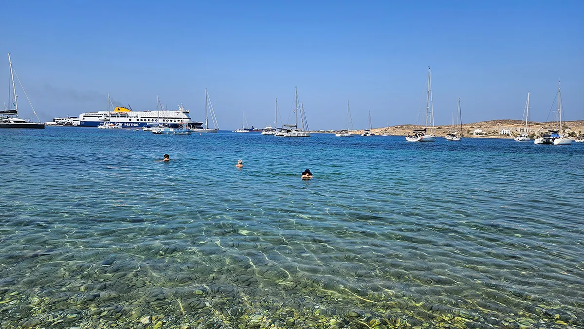 Livadia Beach em Paros