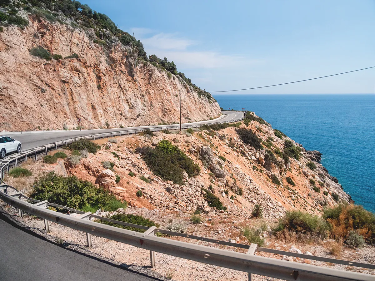 Estrada na Ilha de Creta